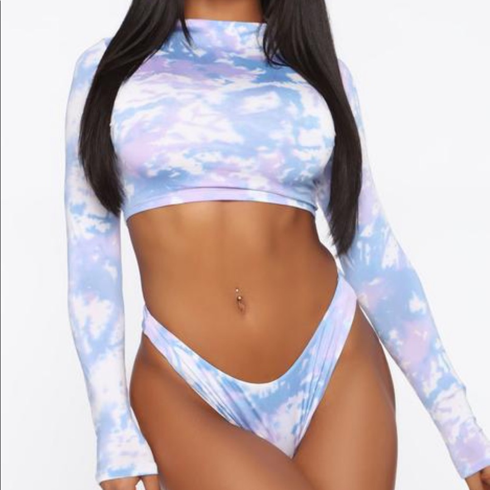 Fashion Nova long sleeve tie dye bikini set small